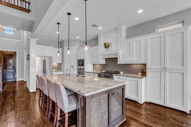 293 Camden Hills Drive, Montgomery, TX 77356