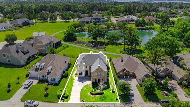 293 Camden Hills Drive, Montgomery, TX 77356
