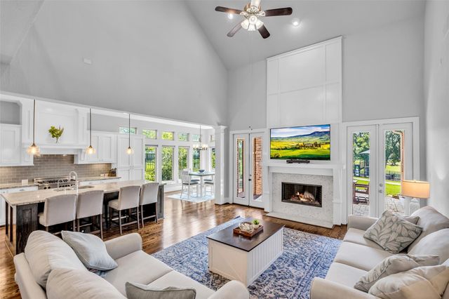 293 Camden Hills Drive, Montgomery, TX 77356