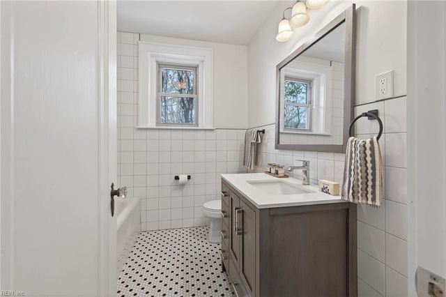 800 Gates Ave Apt C2, Norfolk, VA 23517