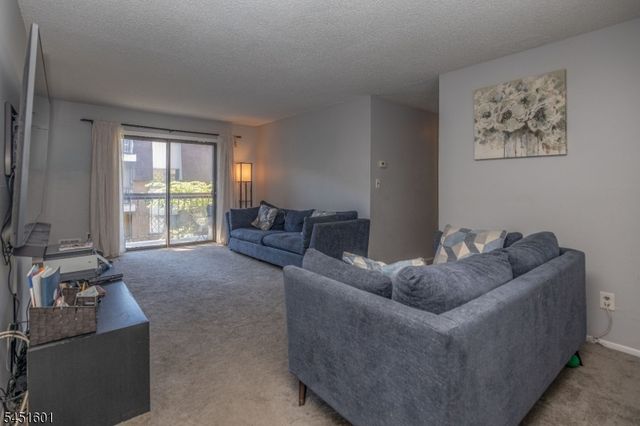 1150 W St George B23B023 2, Linden City, NJ 07036