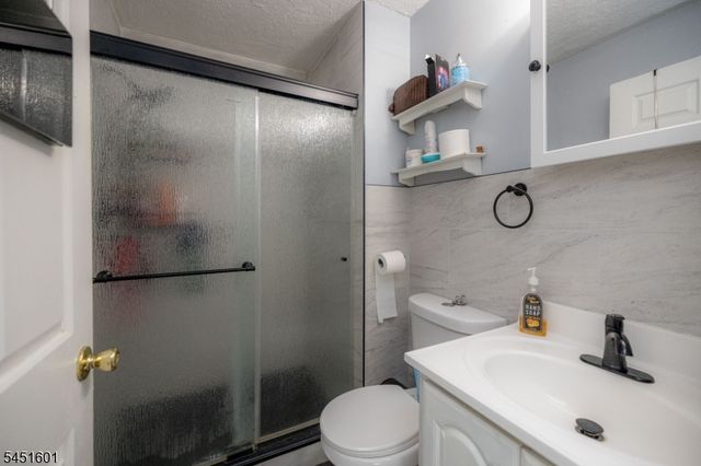 1150 W St George B23B023 2, Linden City, NJ 07036