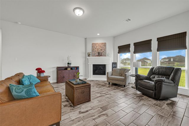 12002 Champions Forest Drive, Mont Belvieu, TX 77535