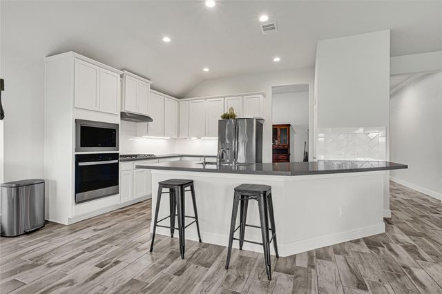 12002 Champions Forest Drive, Mont Belvieu, TX 77535