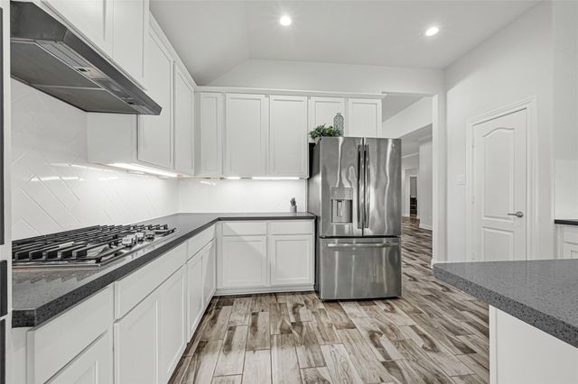 12002 Champions Forest Drive, Mont Belvieu, TX 77535