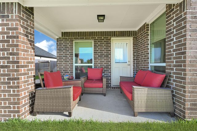 12002 Champions Forest Drive, Mont Belvieu, TX 77535
