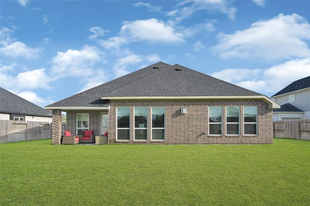 12002 Champions Forest Drive, Mont Belvieu, TX 77535