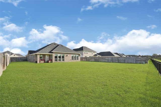 12002 Champions Forest Drive, Mont Belvieu, TX 77535