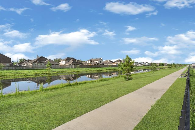 12002 Champions Forest Drive, Mont Belvieu, TX 77535