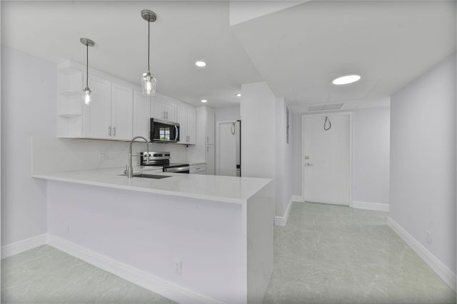 2901 S Palm Aire Dr 306, Pompano Beach, FL 33069