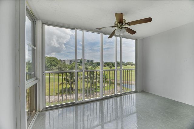 2901 S Palm Aire Dr 306, Pompano Beach, FL 33069