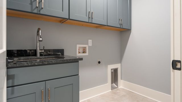 1068 Archer St, Nashville, TN 37203