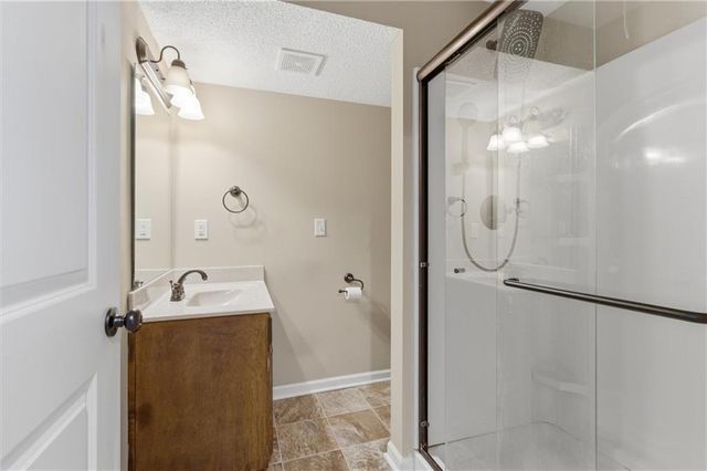 11504 N Marsh Avenue, Kansas City, MO 64157