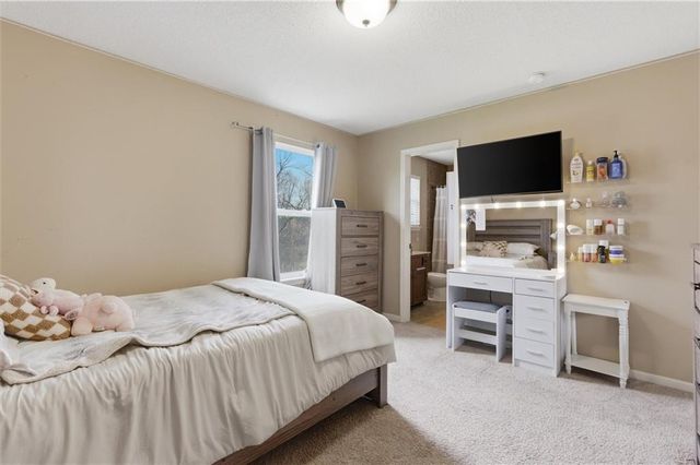 11504 N Marsh Avenue, Kansas City, MO 64157