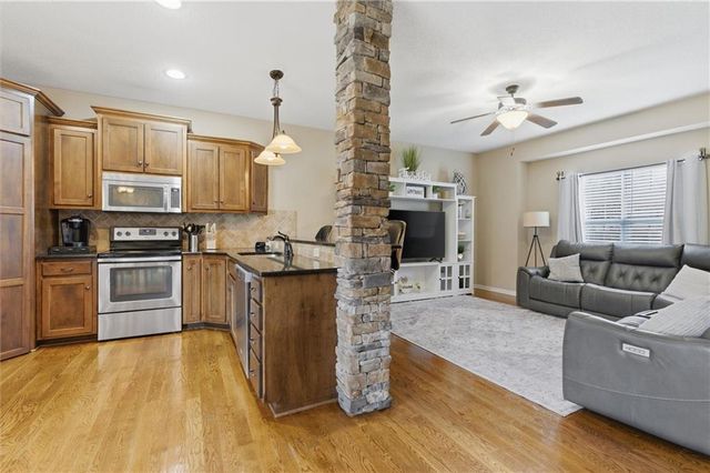 11504 N Marsh Avenue, Kansas City, MO 64157