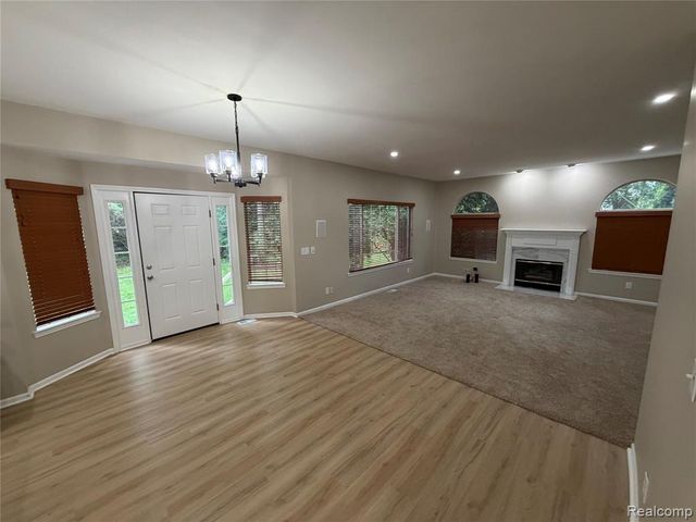 27424 Rosewood Court, Farmington Hills, MI 48334