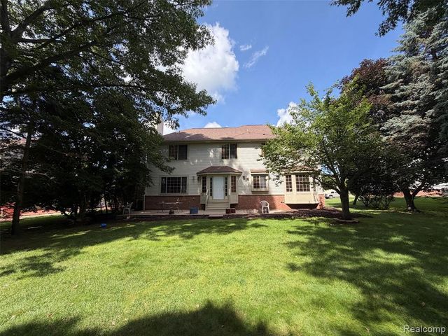 27424 Rosewood Court, Farmington Hills, MI 48334