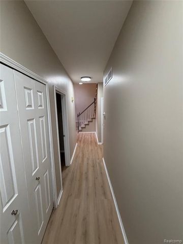 27424 Rosewood Court, Farmington Hills, MI 48334