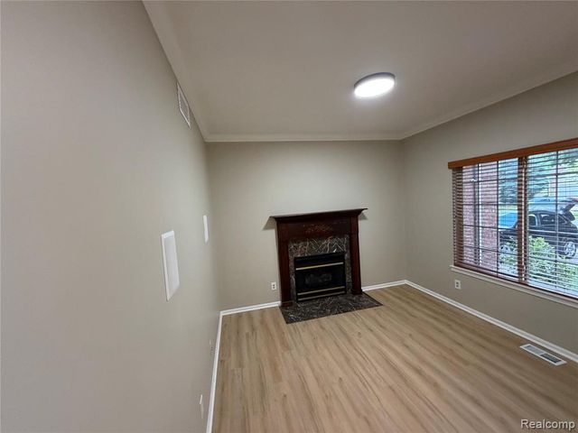 27424 Rosewood Court, Farmington Hills, MI 48334