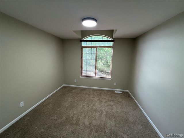27424 Rosewood Court, Farmington Hills, MI 48334