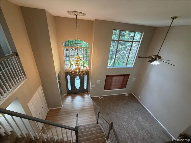 27424 Rosewood Court, Farmington Hills, MI 48334