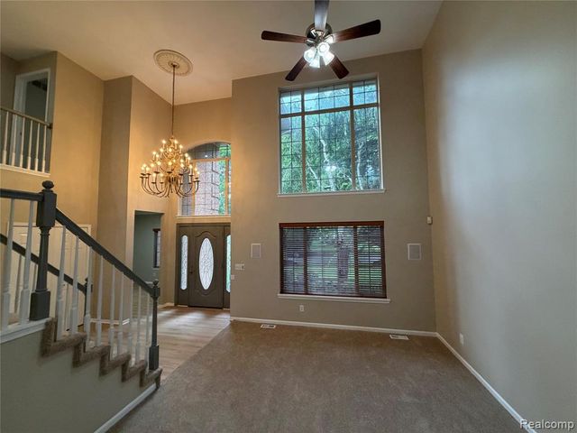 27424 Rosewood Court, Farmington Hills, MI 48334