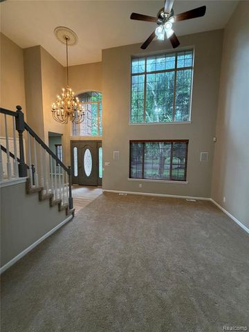 27424 Rosewood Court, Farmington Hills, MI 48334