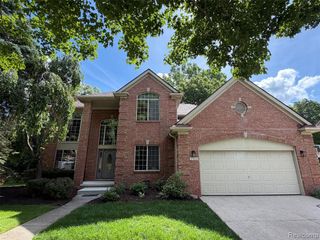 27424 Rosewood Court, Farmington Hills, MI 48334