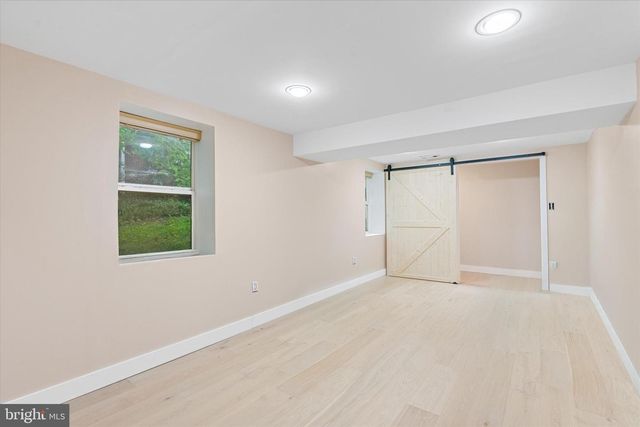 1527 MAURICE DR, Woodbridge, VA 22191