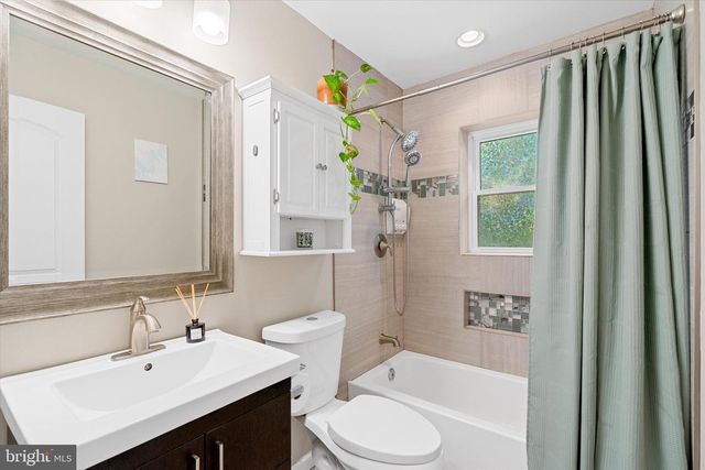 1527 MAURICE DR, Woodbridge, VA 22191