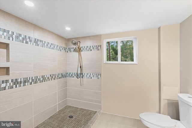 1527 MAURICE DR, Woodbridge, VA 22191