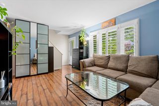 1527 MAURICE DR, Woodbridge, VA 22191