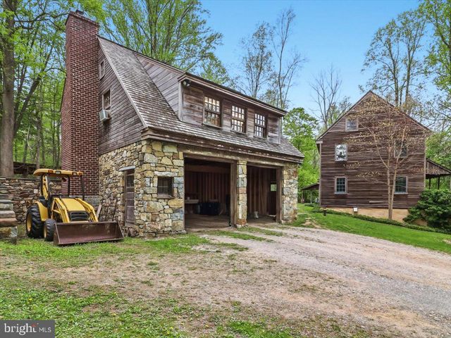 3063 CREEK RD, Honey Brook, PA 19344