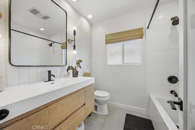 5303 W 141st Street, Hawthorne, CA 90250