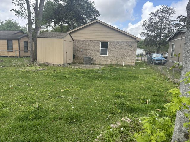 11817 13th Street, Santa Fe, TX 77510