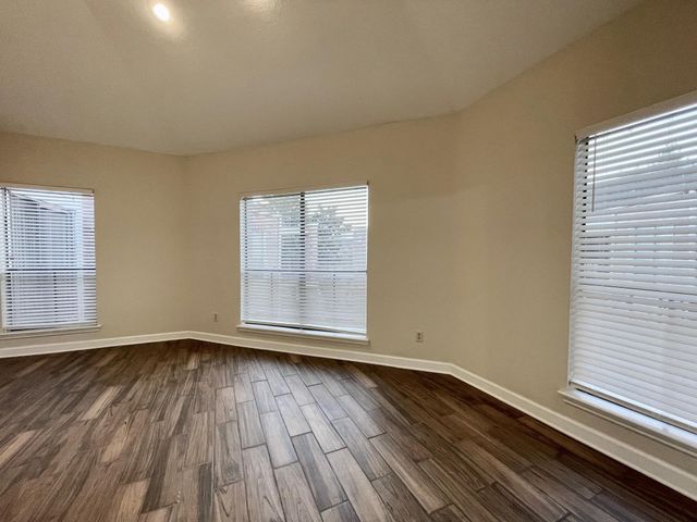 3740 Thistlemont Drive, Houston, TX 77042