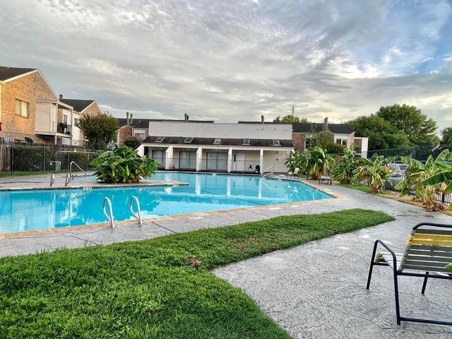 3740 Thistlemont Drive, Houston, TX 77042