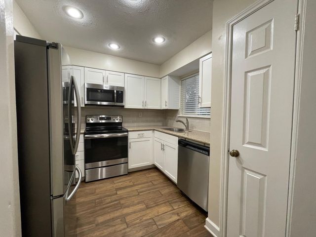 3740 Thistlemont Drive, Houston, TX 77042