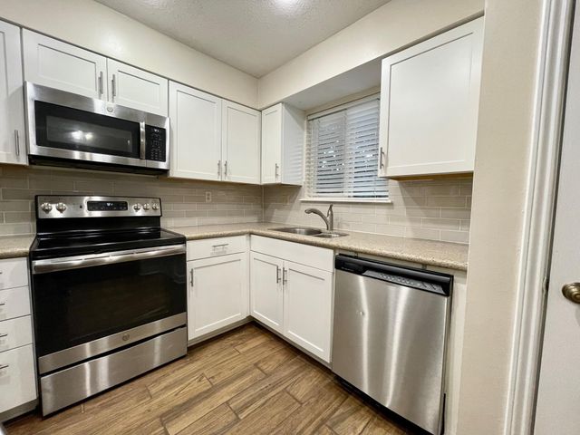 3740 Thistlemont Drive, Houston, TX 77042