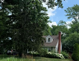 553 N Kenilworth Avenue, Glen Ellyn, IL 60137