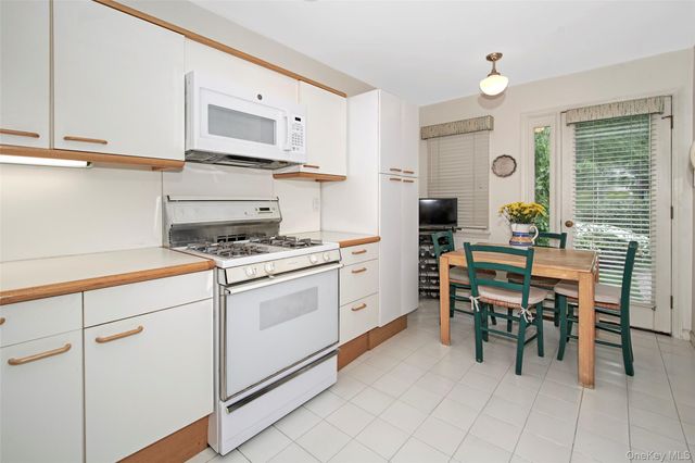 3 Ingleside Lane, White Plains, NY 10605