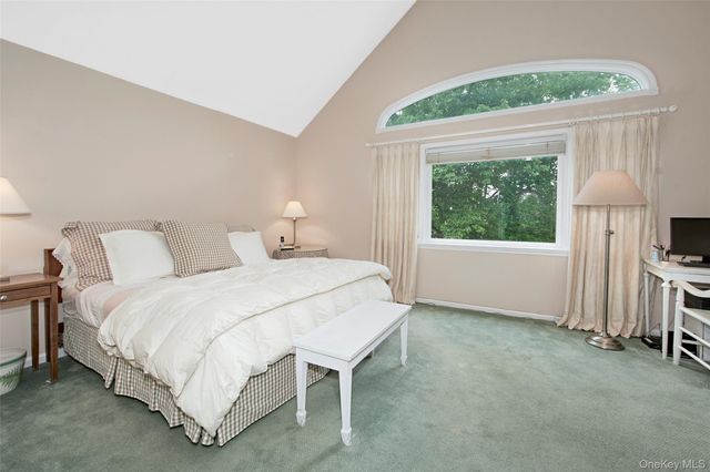 3 Ingleside Lane, White Plains, NY 10605