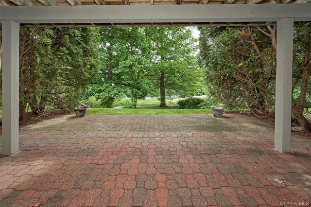 3 Ingleside Lane, White Plains, NY 10605
