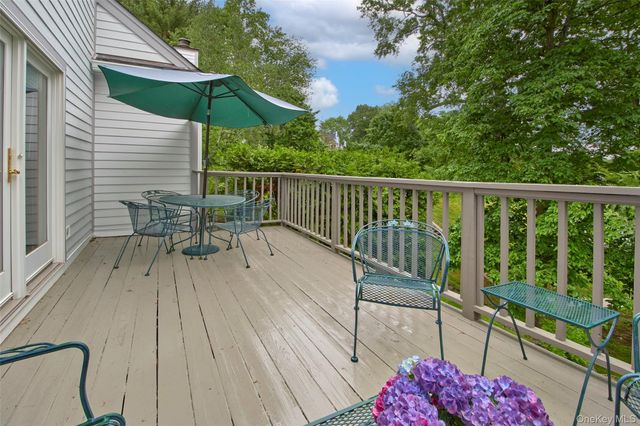 3 Ingleside Lane, White Plains, NY 10605