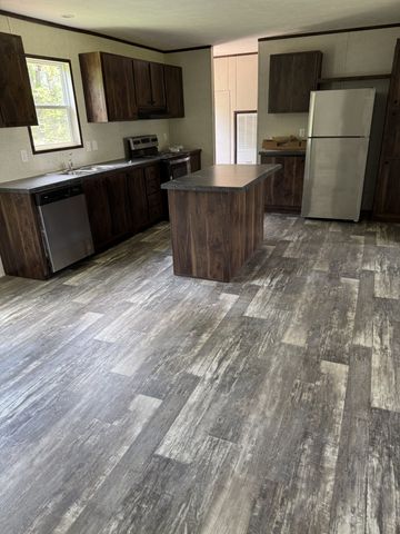 9436 Sunrise Road, Red Boiling Springs, TN 37150