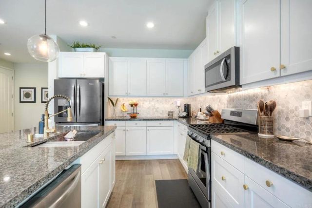 4141 Mission Tree Way, Oceanside, CA 92057
