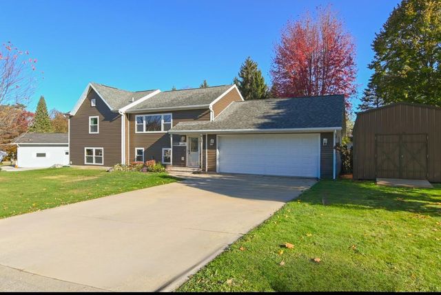 125 HILLSIDE LANE, Shawano, WI 54166