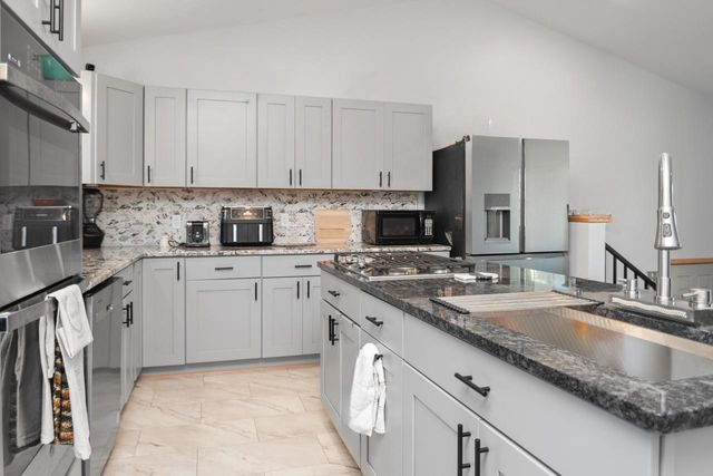 125 HILLSIDE LANE, Shawano, WI 54166