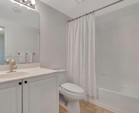 888 S Douglas Rd 917, Coral Gables, FL 33134