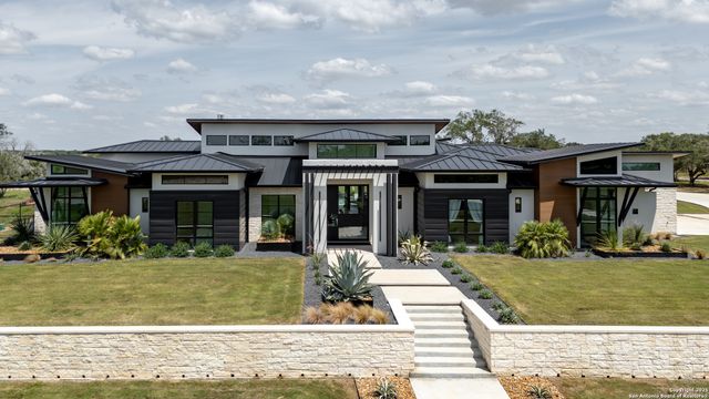 3466 Levi Sloan Road, Victoria, TX 77904